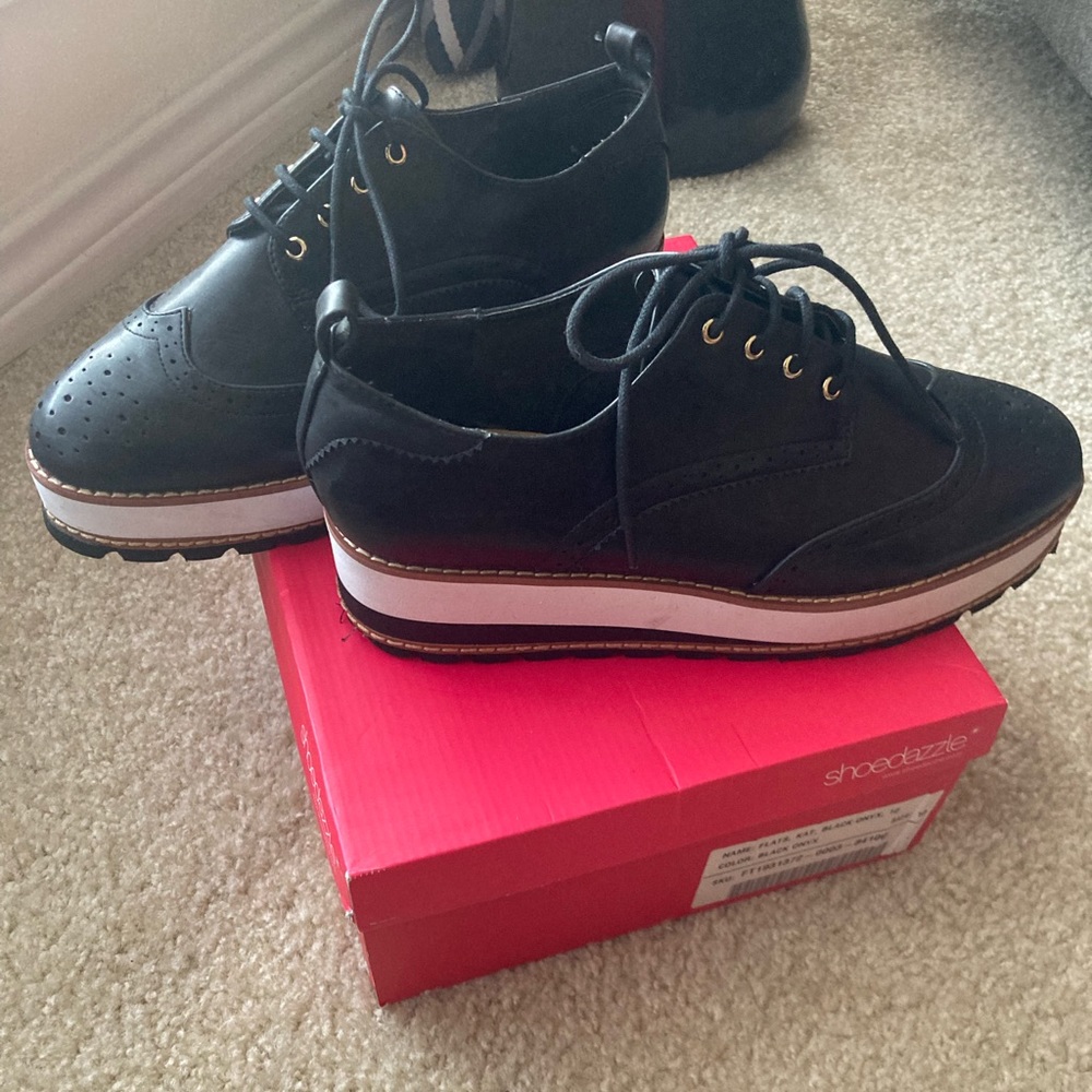 Shoe Dazzle Black Onyx Sneaker